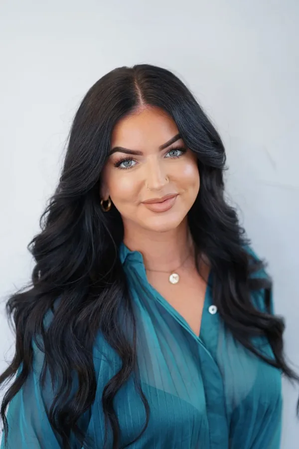 Noelle Cook, Loan Operations / Admin